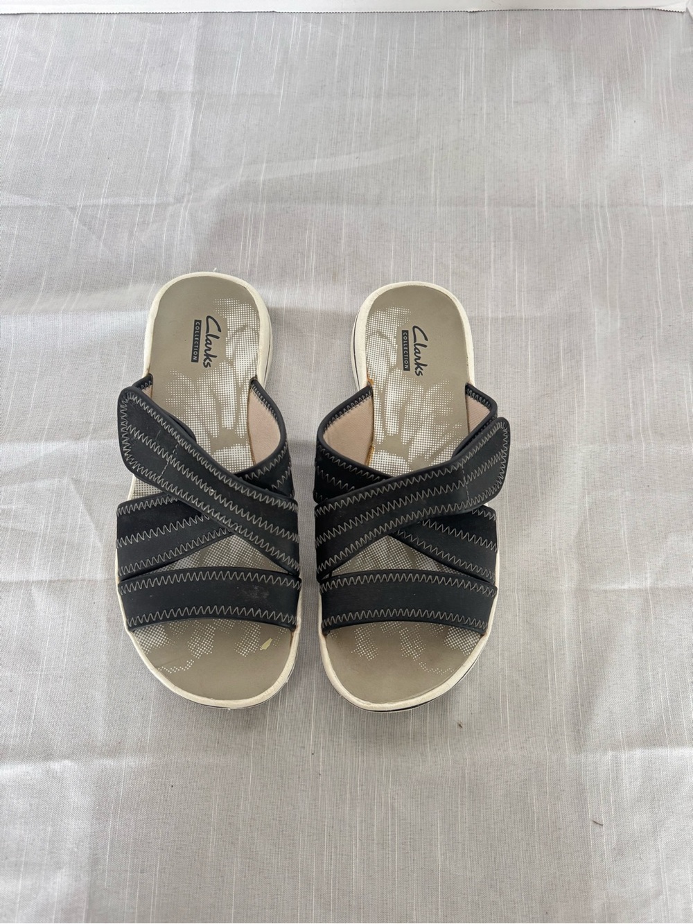 Clarks Women's Black Slip-On Sandals Size 6
